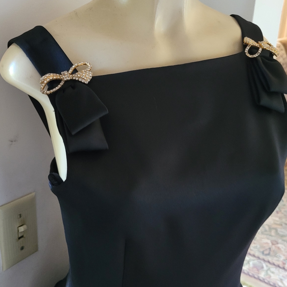Nahdree By Victor Costa Little Black Crystal Bow Wedding Dress Sz 8/M